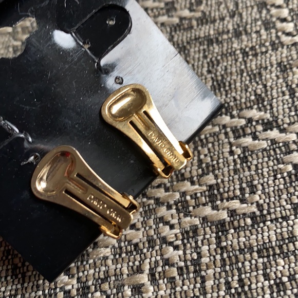 David Grau Clip On Pearl Earrings - Picture 3 of 5